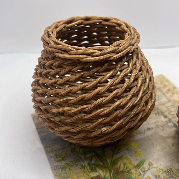 Set of Small Light Brown Beautifully Woven Round Shaped Vase Baskets Decor - Picture 3 of 7